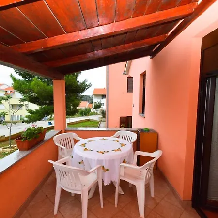 Apartment Pula 23 *